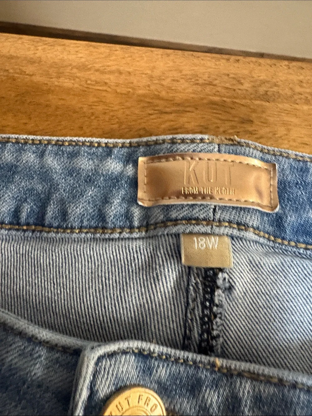 Women's Light Blue Quilted Straight-Leg Jeans